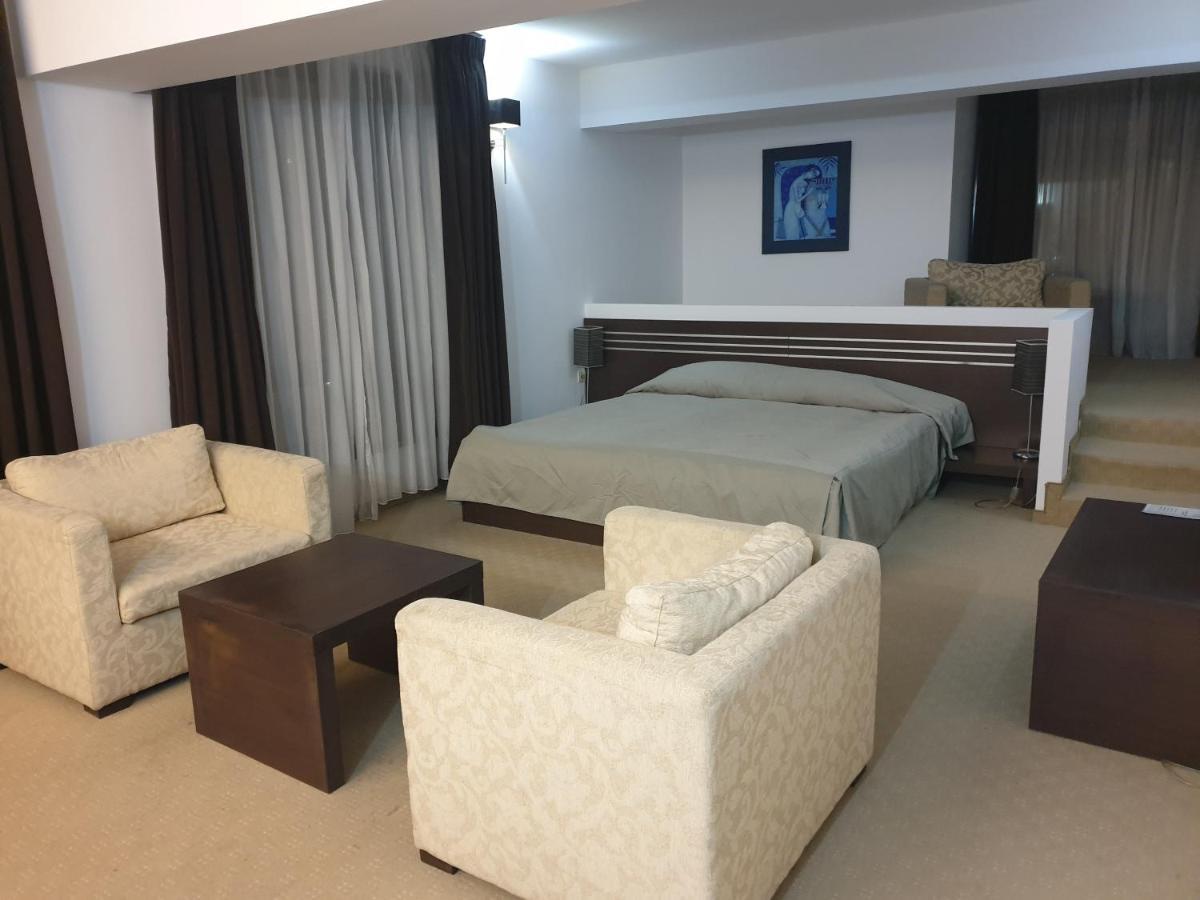 Hotel Presidivm Palace لوفتش المظهر الخارجي الصورة