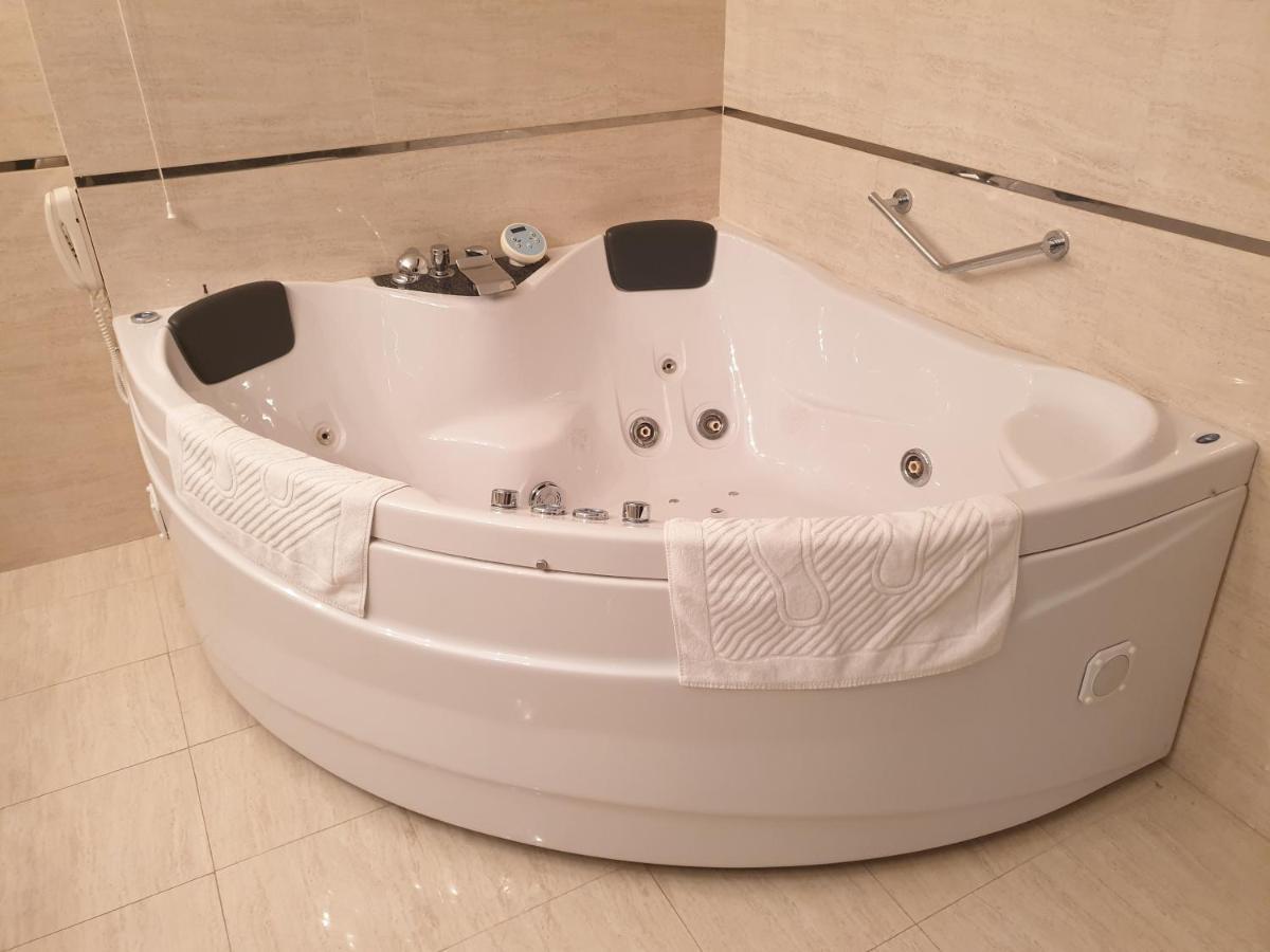 Hotel Presidivm Palace لوفتش المظهر الخارجي الصورة